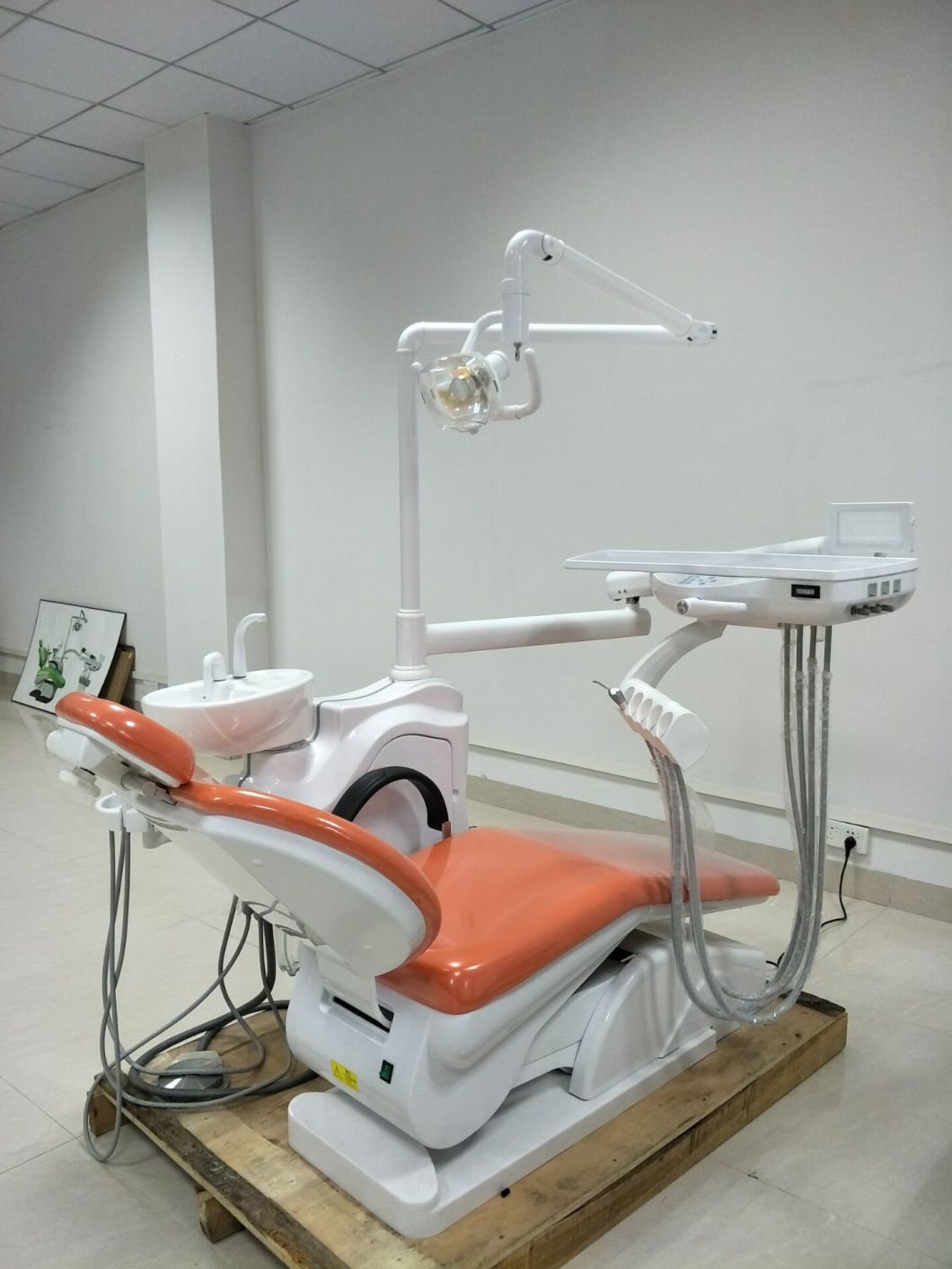 2018 New Type Economical Computer-Controlled Dental Unit Chair FM-7215/7215A