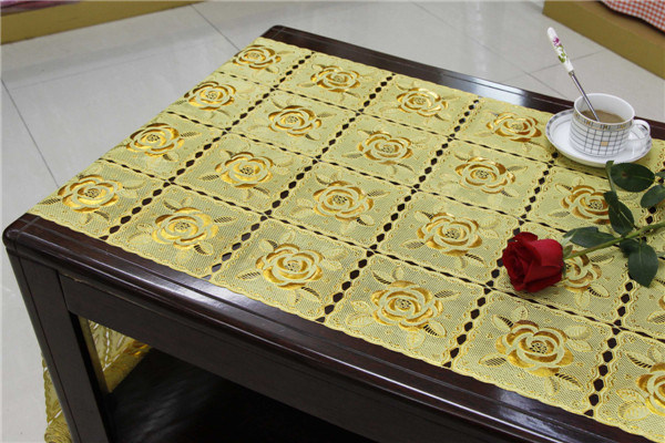 50cm Vinyl Gold/Silver Long Lace Table Placemat