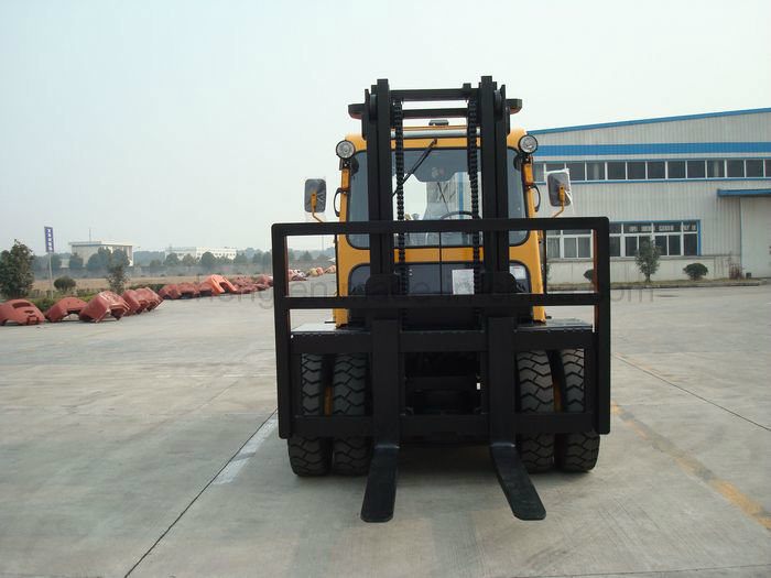 7 Ton Diesel Forklift Truck with Cabin in Affordable Price