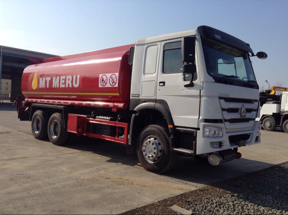 Sinotruk HOWO 6X4 Oil Tank Truck Fuel Tank Truck