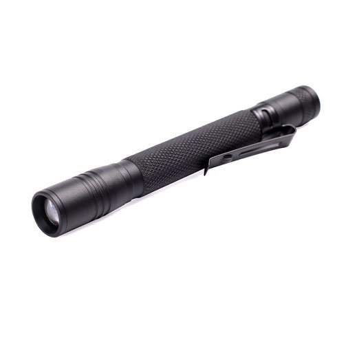 Zooming 5W LED Flashlight (11-2Y1802)