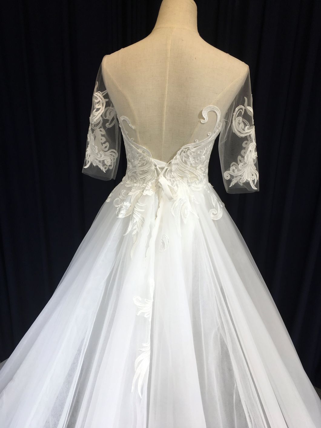 Aoliweiya New Arrival Love Swan Lace Wedding Dress