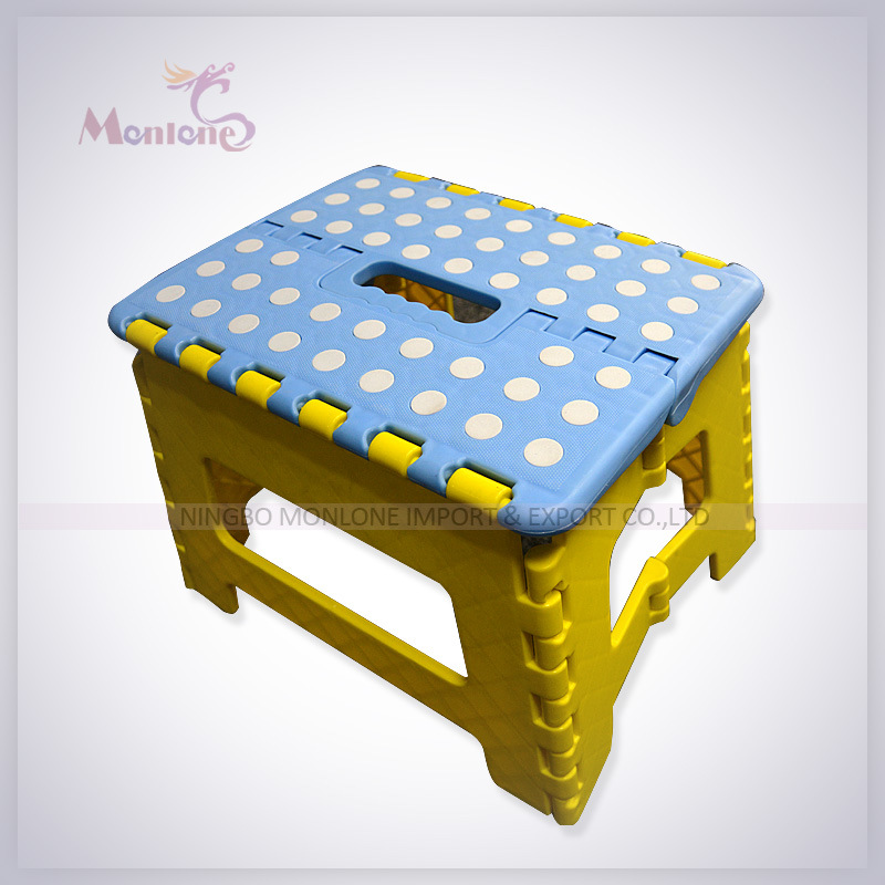 Kids Foldable Stool, Plastic Folding Step Stool for Outdoor Camping