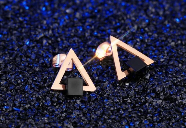 316L Stainless Steel Earrings Black Square Hollow Triangle Stud Earrings for Women Fashion Style Girls Jewelry