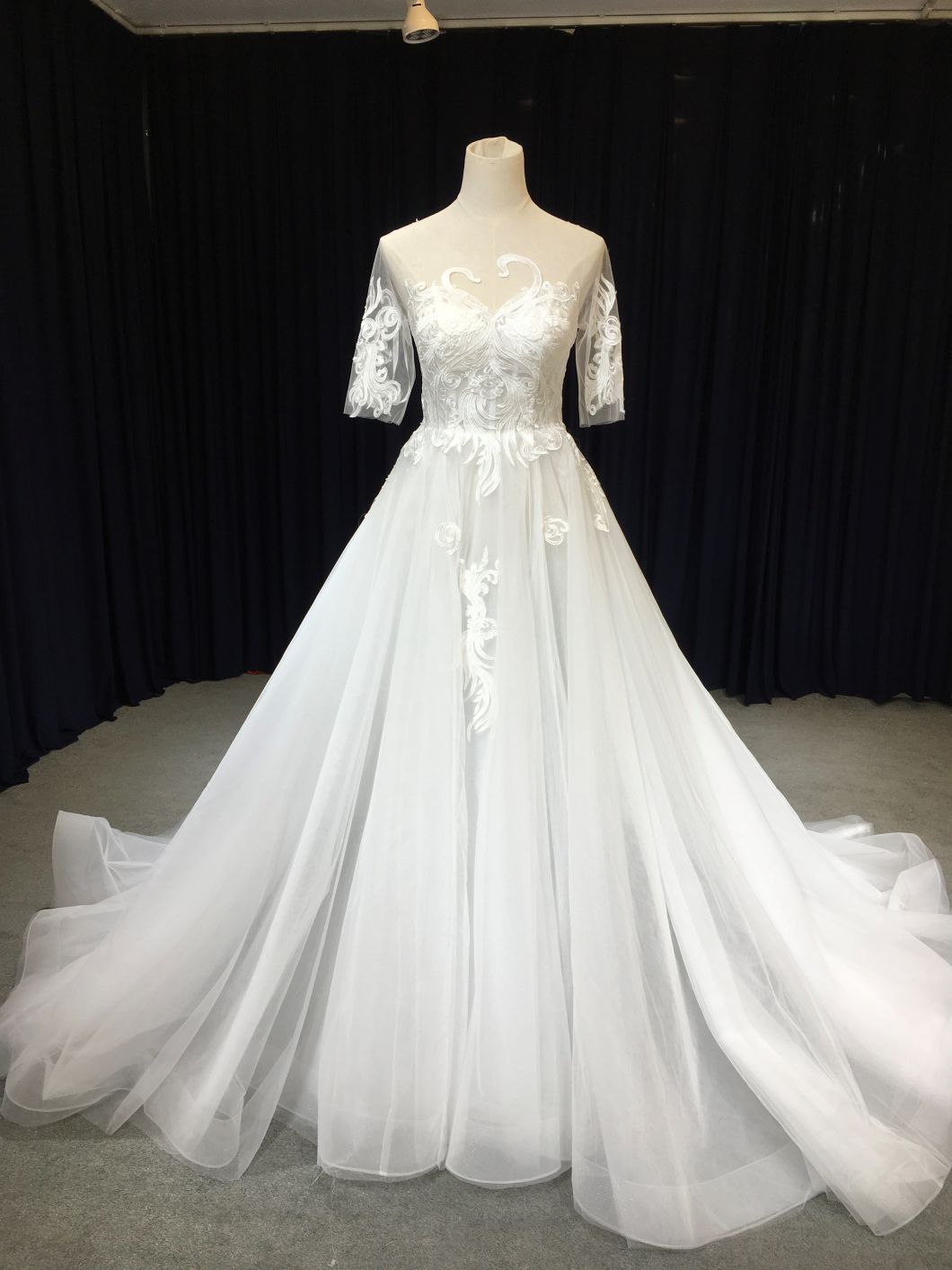 Aoliweiya New Arrival Love Swan Lace Wedding Dress