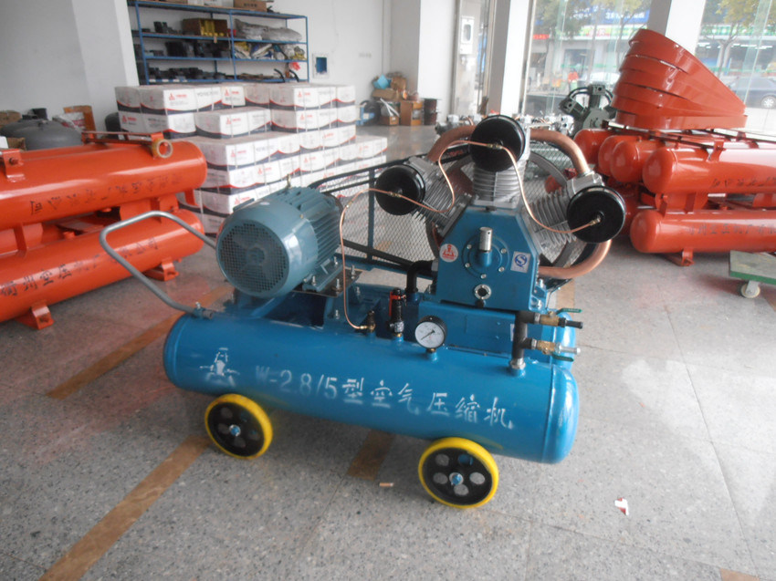 Mining Machinery Diesel Engine 2.8m3/Min Piston Air Compressor
