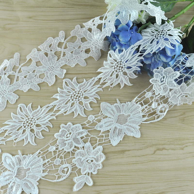 Factory Manufacturer 100% Polyester Embroidery Lace Trim/Textile Lace Trim