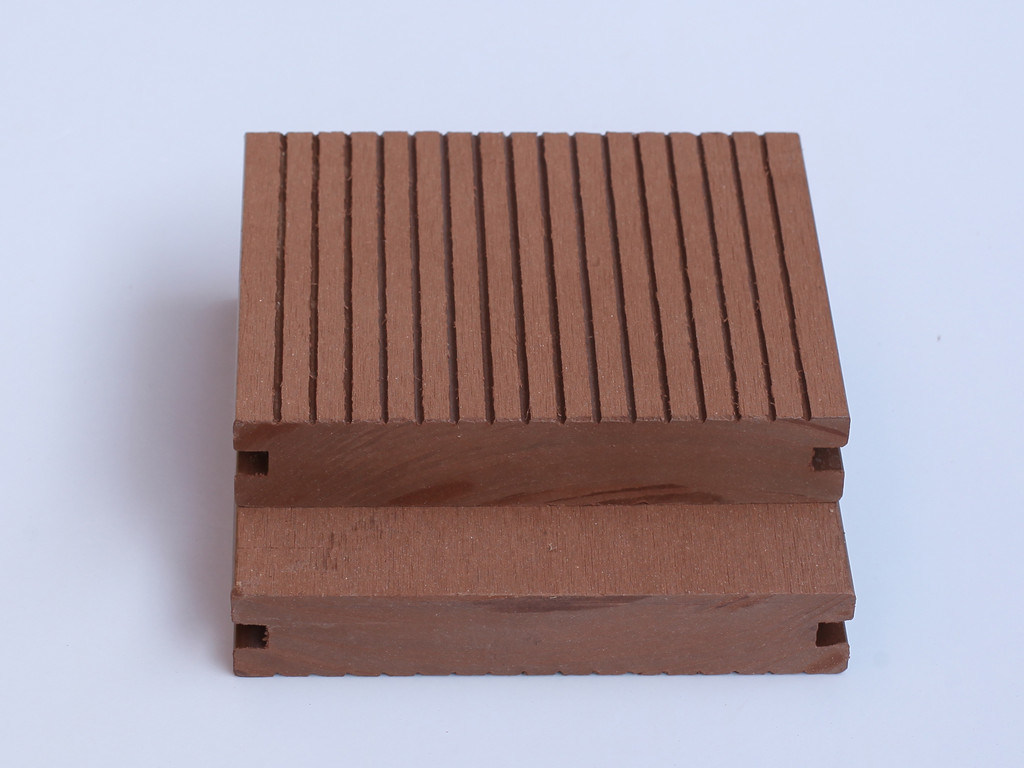 Recycled Solid Wood Plastic Composite Flooring Environmentally Friendly WPC Decking Laminate Flooring