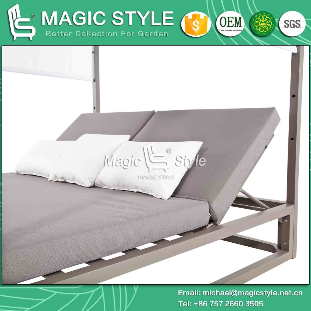 Outdoor Aluminum Daybed with Textile Cushion Garden Sunbed Hotel Double-Bed with Curtains Modern Kd Daybed