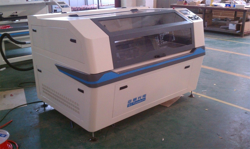 Protector Window Laser Cutting Machine with ISO, Ce, SGS for Textile and Leather