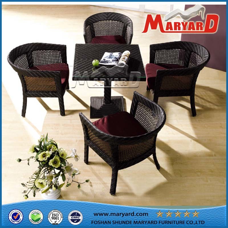 Garden Rattan Furniture Dining Table and Chairs for Outdoor