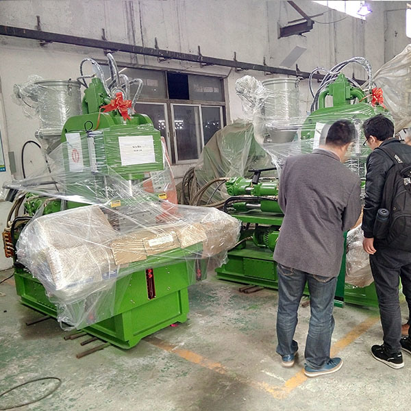 Plastic PVC Electric Plug USB Cable Injection Molding Machine