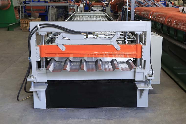 New Design Low Cost Roof Panel Roll Forming Machine