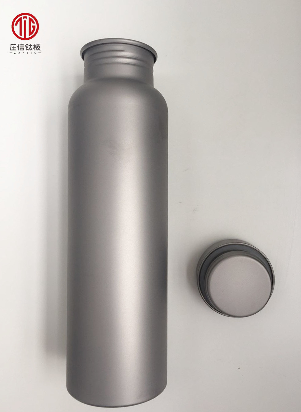 800ml Ultralight Pure Titanium Outdoor Hiking Picnicking Sport Water Bottle