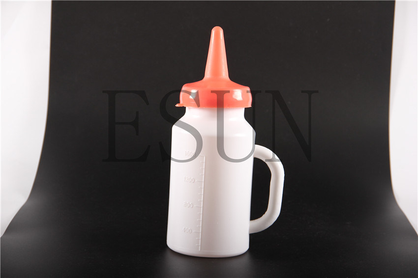 High Quality Plastic Calf Feeding Milk Bottle 1.6liters