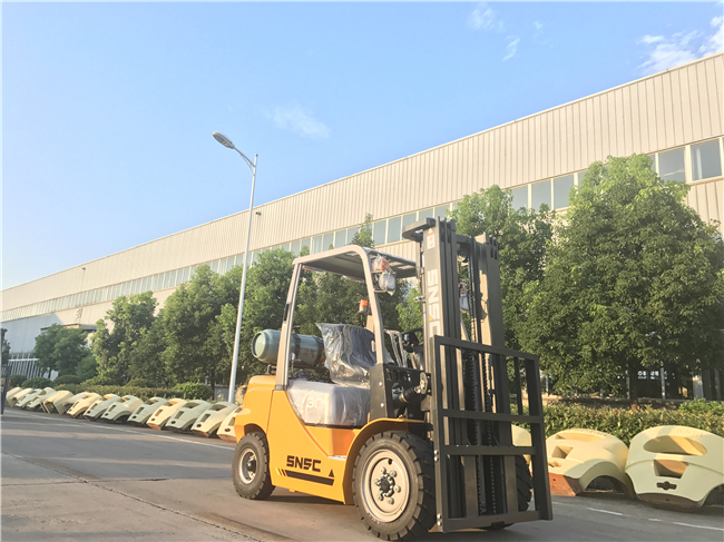 3 Ton Petrol Engine Forklift