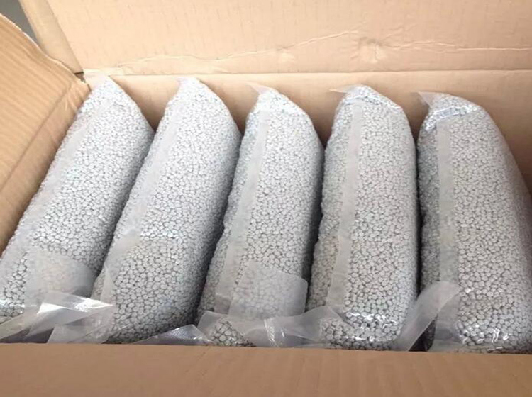 Plastic Anti Foaming Cao Additives Desiccant Masterbatch for Recycled PE Bags
