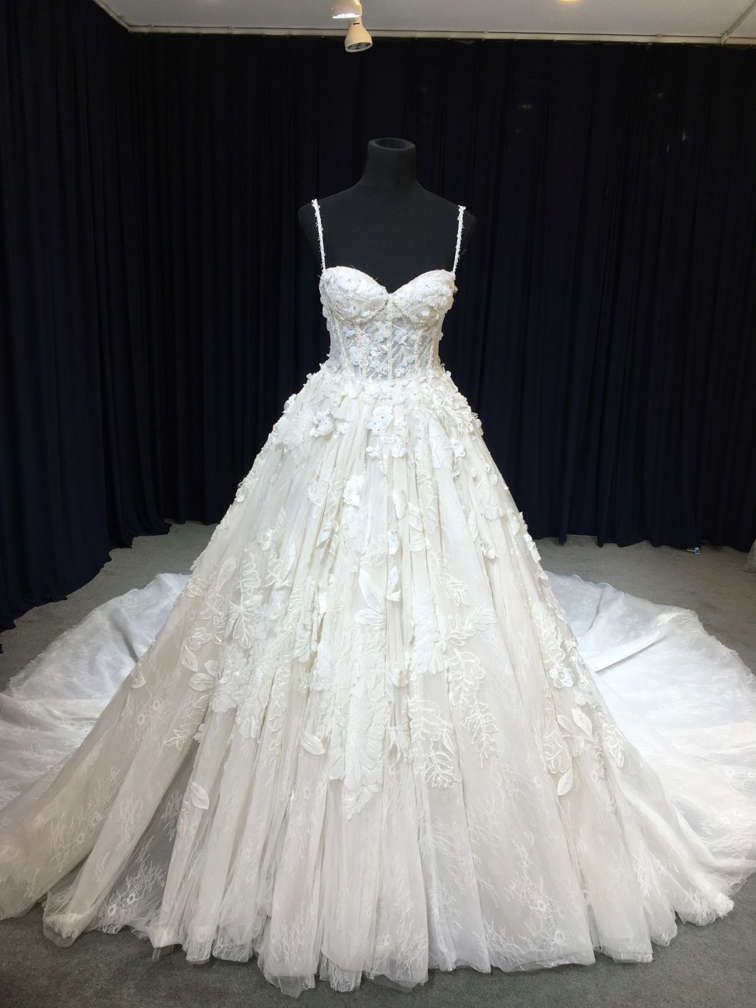 Aoliweiya New Arrival Beauty Wedding Dress
