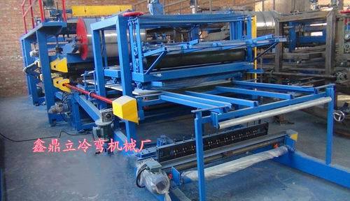 High Quality Sandwich Panel Roll Forming Machine Production Line