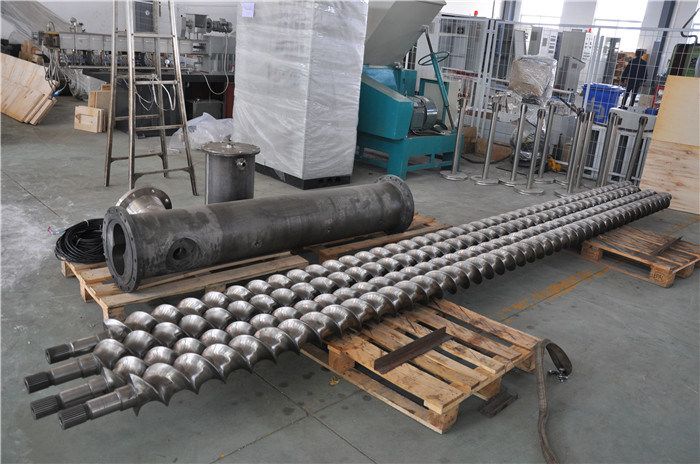 Corrosion Resistant Screw and Bimetallic Barrel for Twin Screw Extruder