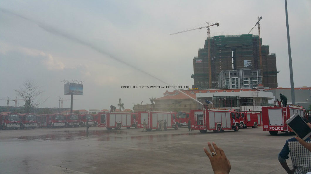 Professional Supply HOWO Fire Truck Fire Fighting Truck Fire Fight Engine with Water Foam Type