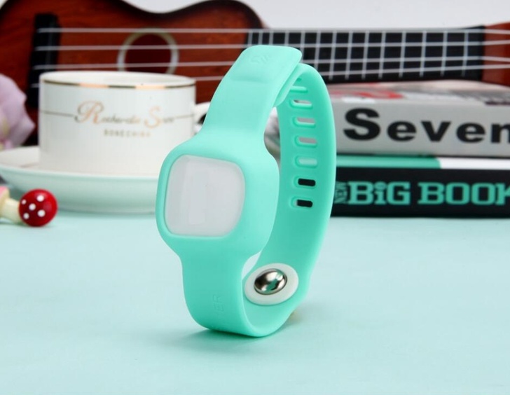 Digital Bluetooth Wireless Smart Watch Thermometer for Baby in Night