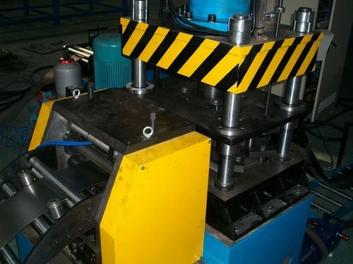 Auto Swisss Electric Cabinet Purlin Roll Forming Machine (BOSJ)