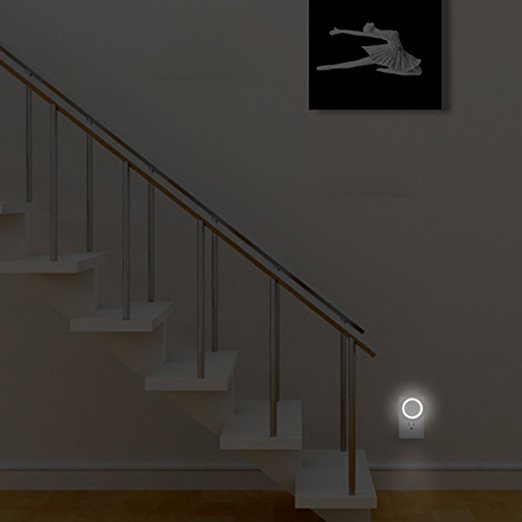 Wireless 1.5W 5000K PIR Motion Sensor LED Night Light for Bedroom Stairwells Hallway