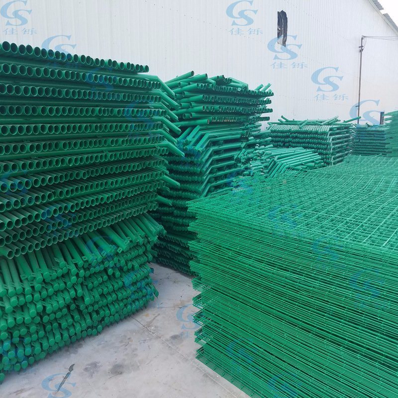 Triangle Bending Vinyl Coated Welded Wire Mesh Fence