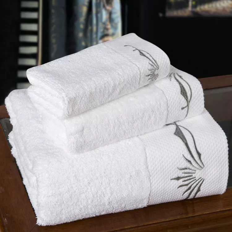 100% Cotton 16s 600GSM Hotel Beach Towels with Embroidery Logo