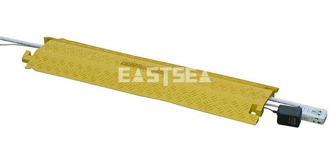 Yellow PU Plastic Cable Cover for Road Safety