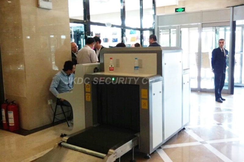 Airport Custom Police X-ray Parcle Scanner for Checking Luggage 100*80cm Tunnel Size