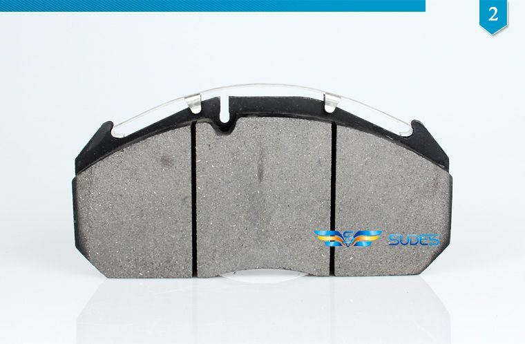 Semi-Metallic Brake Pad for Volvo/Renault OE: 5001864365