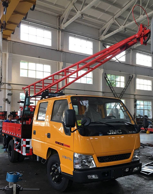 Gc-150 Hydraulic Chuck Truck Mounted Drilling Rig for Geological Exploration 1300n. M Torque