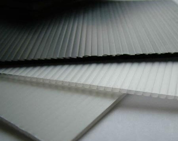 White or Balck PP Hollow Sheet Coroplast Plastic Sheet for Printing/Protection