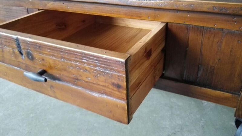 Vintage Style Solid Wood Coffee Table