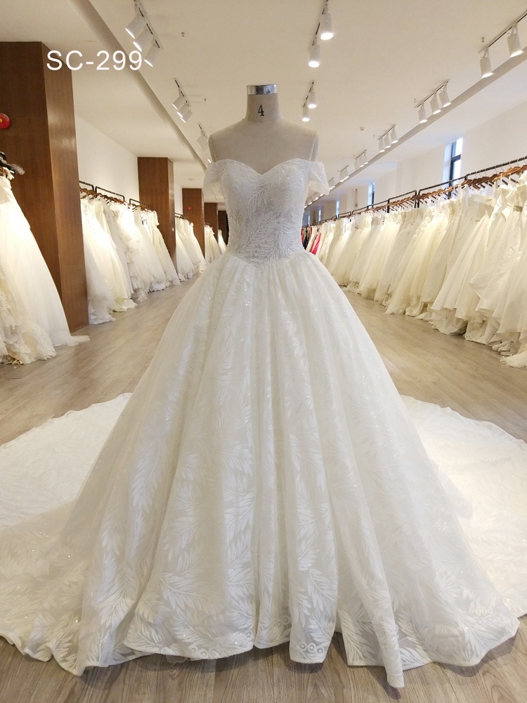 2018 Luxury Sleeves Heavy Beaded Embroidery Wedding Dress