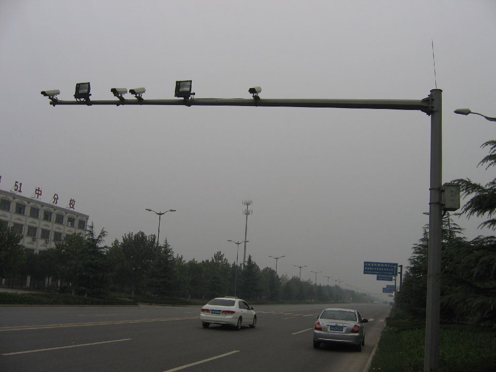 Traffic Warning Signal Control Rod CCTV Camera Steel Poles
