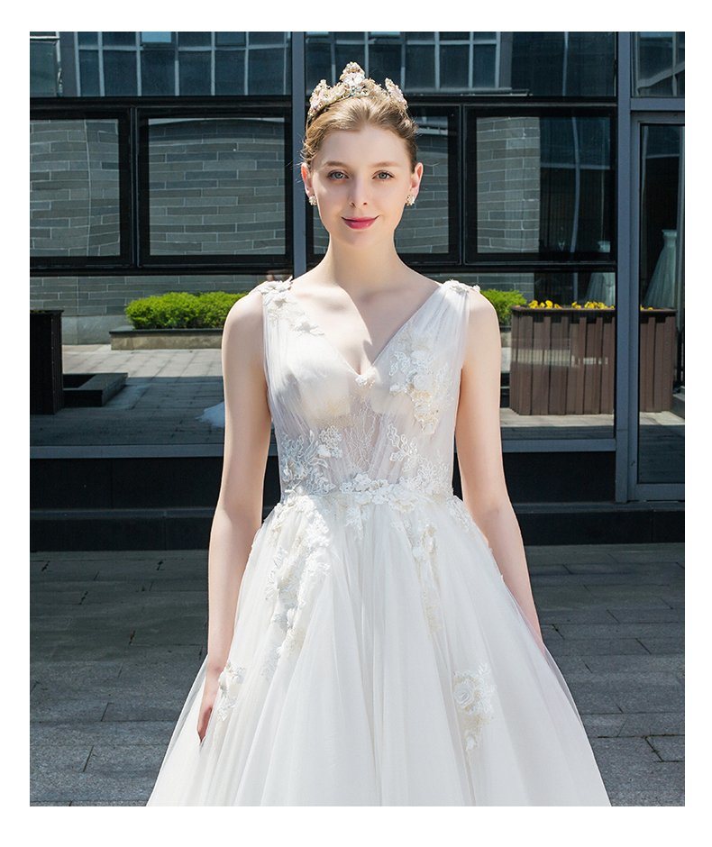 Fashion Lace A Line Wedding Dress