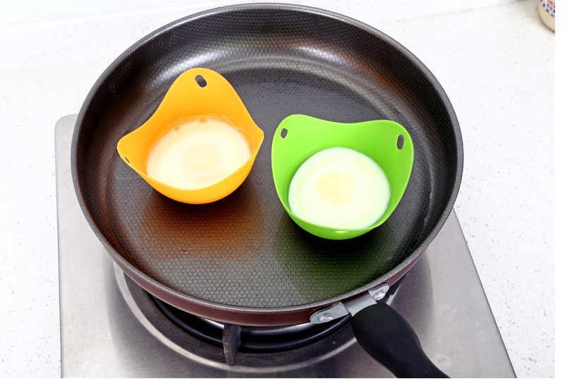 Microwave or Stovetop Egg Cooker Silicone Egg Poacher Cups