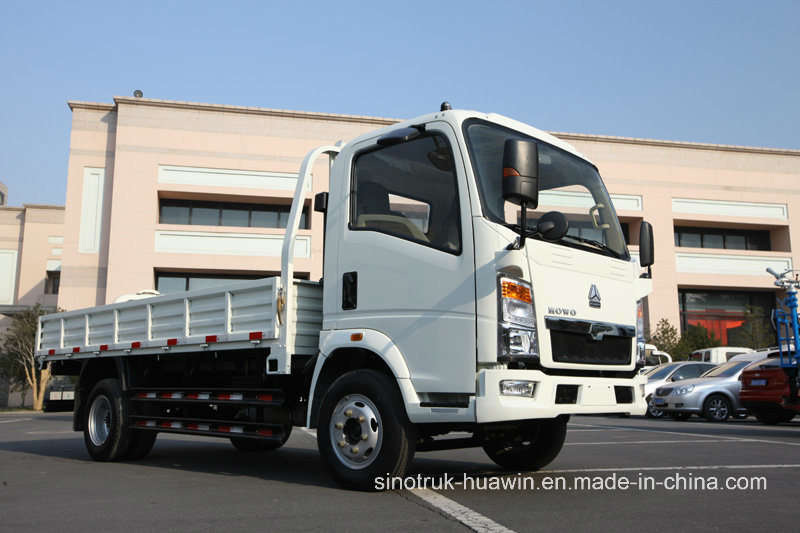 HOWO 6 Wheeler Mini Van Cargo Light Truck with Cummins Engine