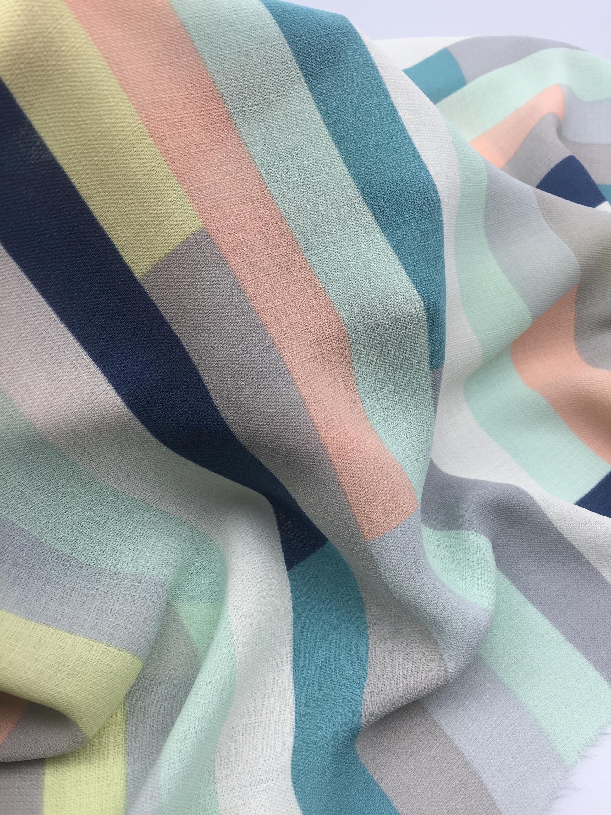 Colorful 100% Polyester Printed Girls Dresses Fabric 1 Colorful 100% Polyester Printed Girls Dresses Fabric 1