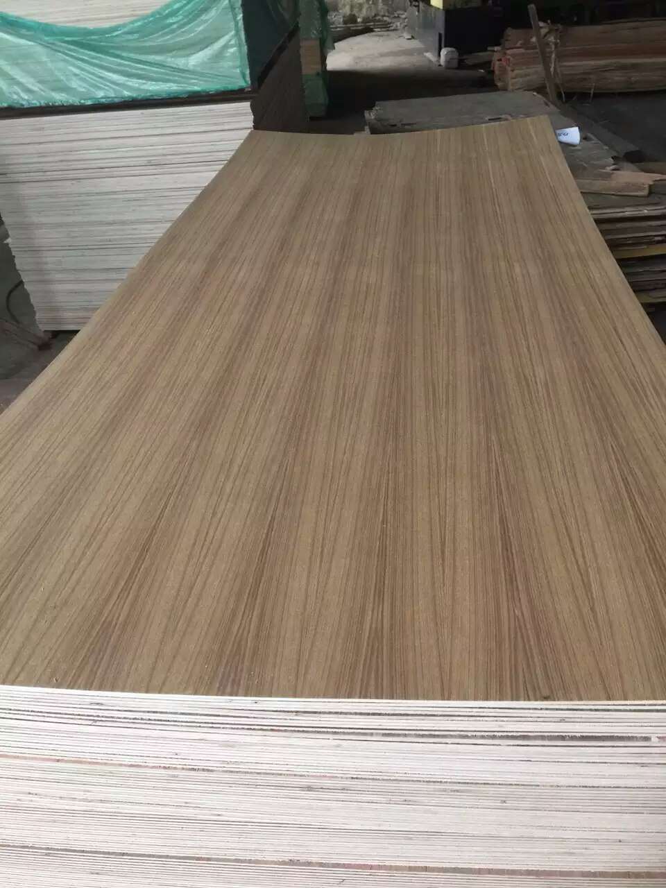 Beautiful EV Teak Plywood for Furniture Use