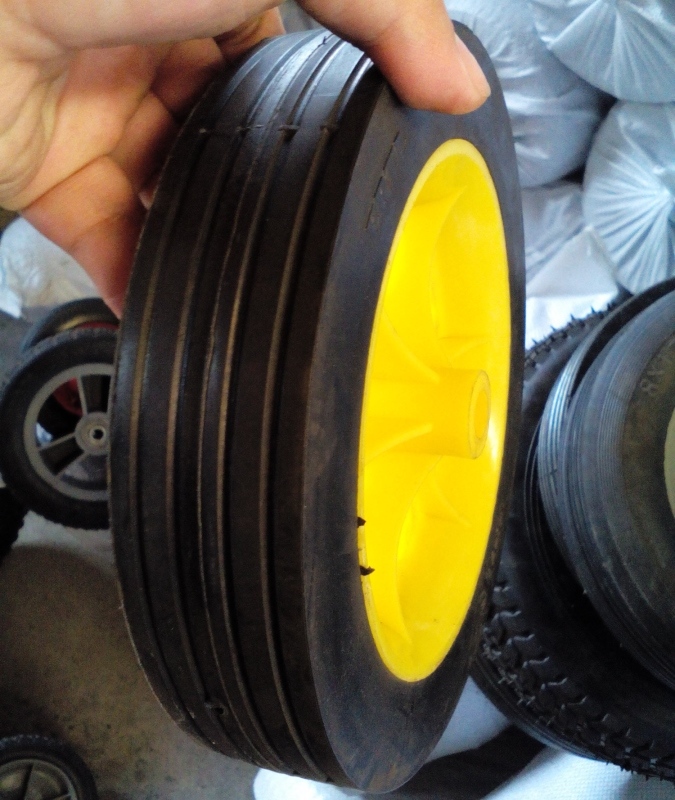 16*2 Inch Flat Free Semi Pneumatic Rubber Blow Moulding Wheel