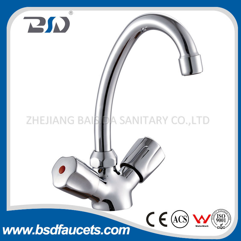 Double Handles Deck Mounted Swiving Spout Water Kitchen Faucets