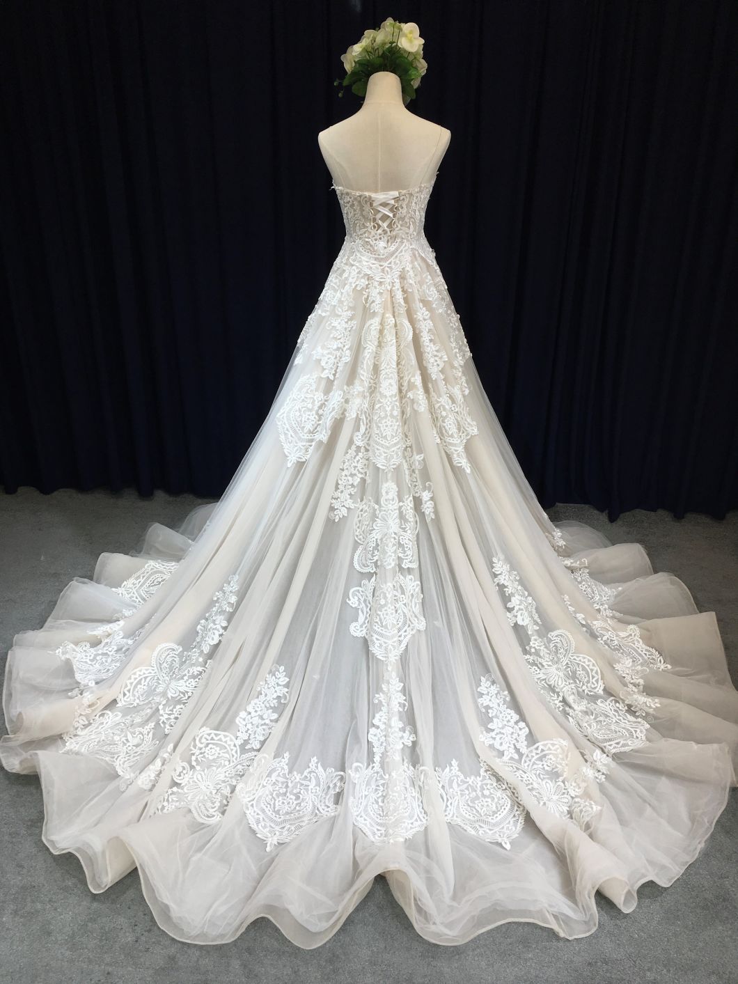 Aoliweiya New Arrival Tower Lace Wedding Gown