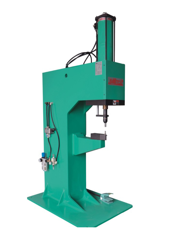 Air-Hydraulic Radiator Clinching Machine for Round Material Fixing