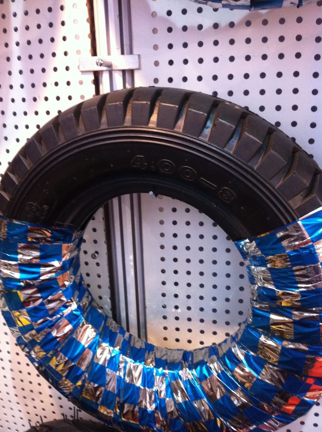 Tire and Tube for Wheel Barrow Use Size (400-8)