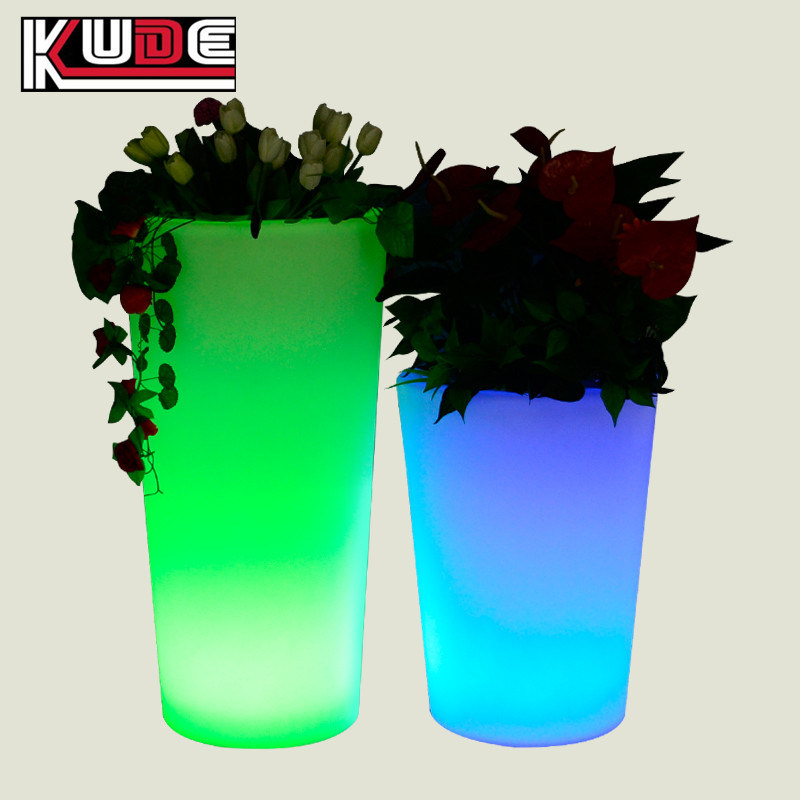 Solar Lighted Flower Pots and Planters LED Plastic Flower Pots