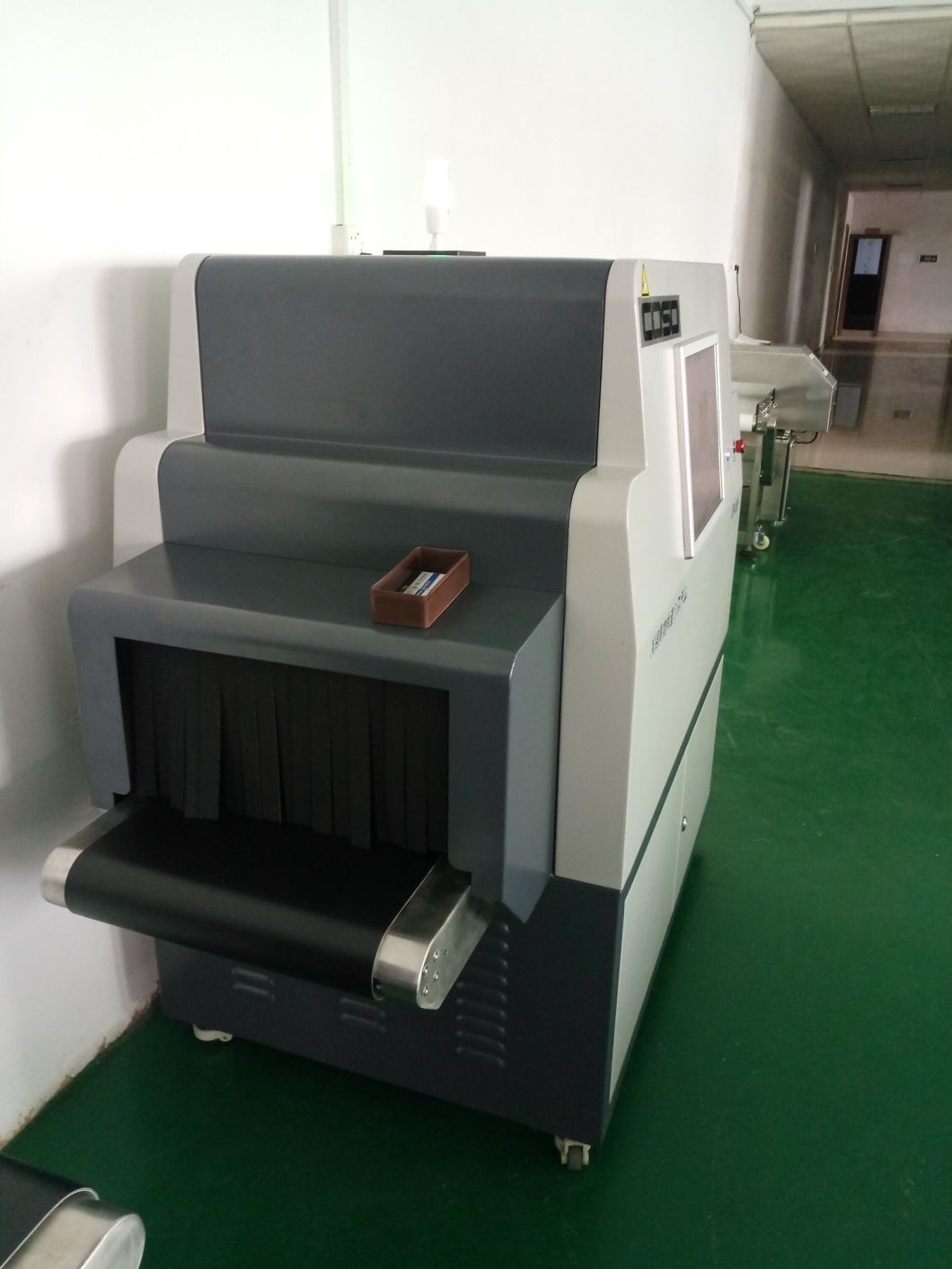 X-ray Luggage Scanner. Baggage X-ray Machines for Security System